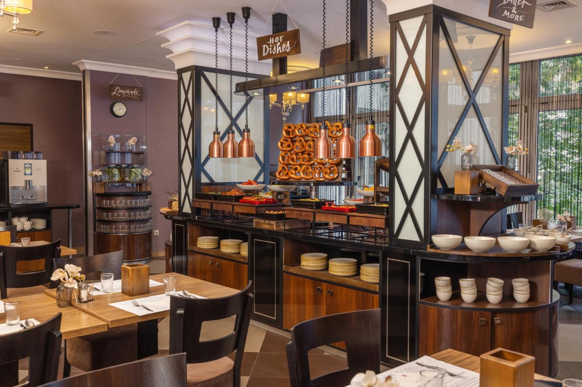 Exe Carlton Hotel 4*