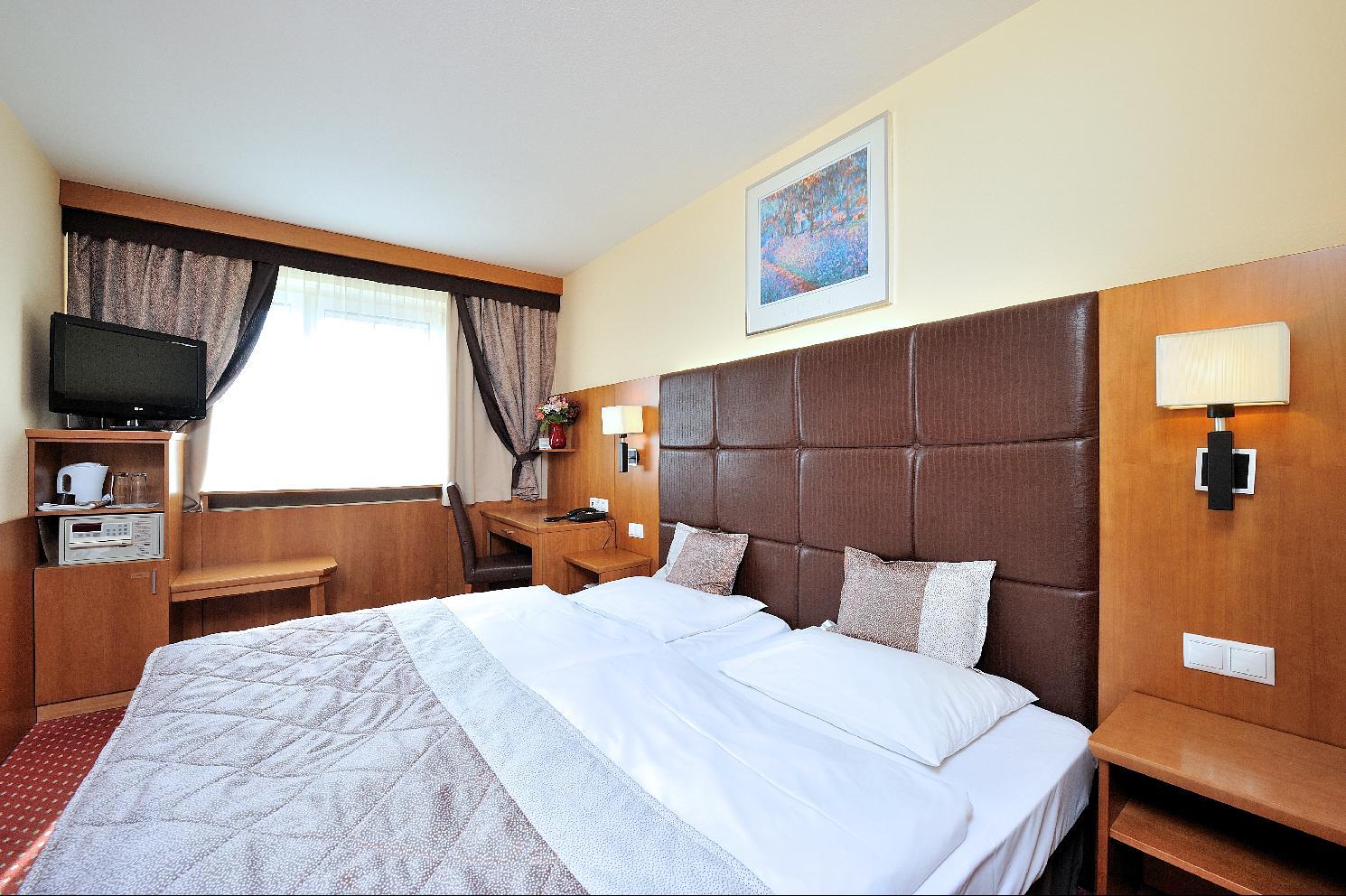 Exe Carlton Hotel